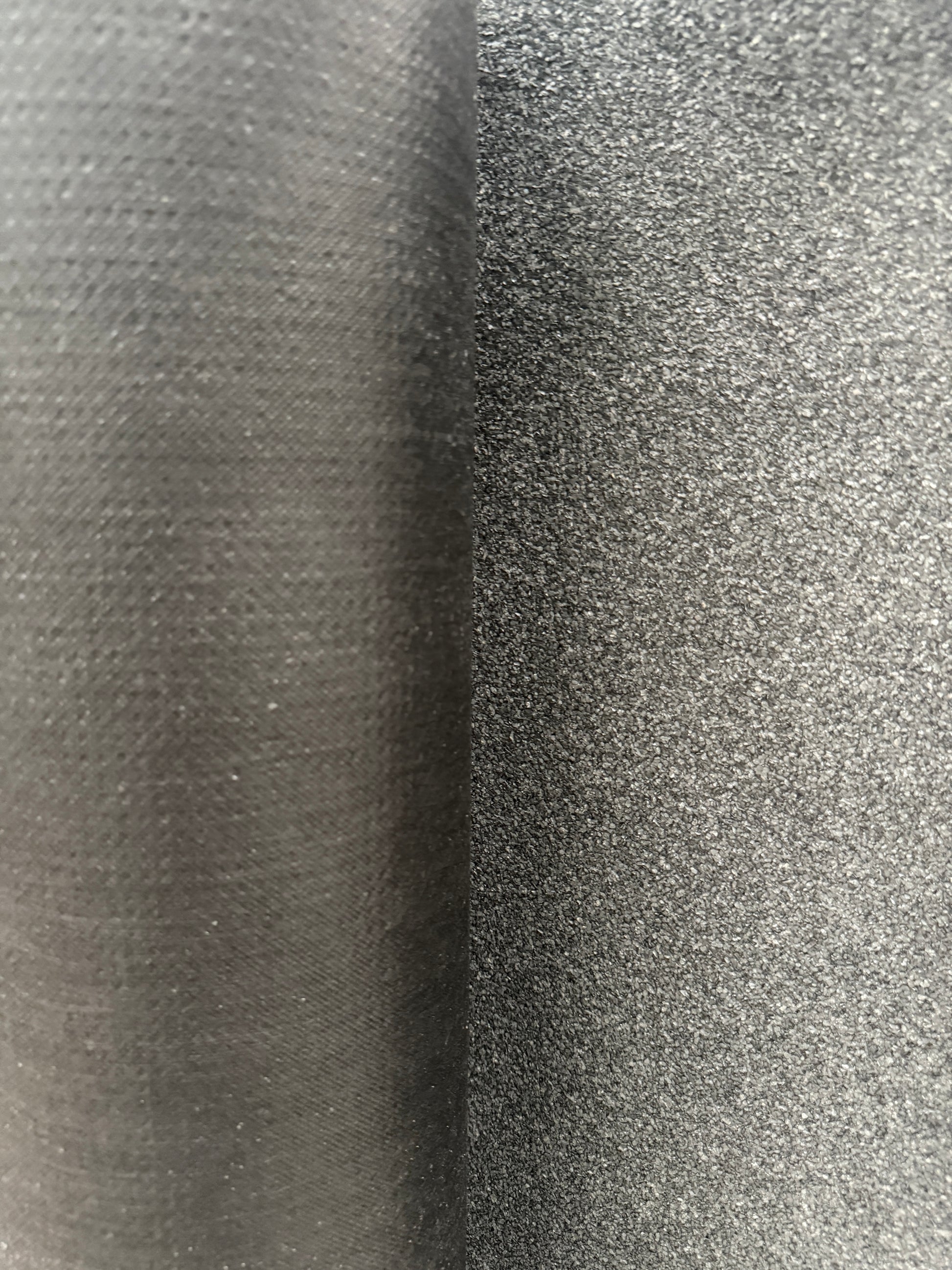 Bituminous roofing membrane roll for flat roof waterproofing