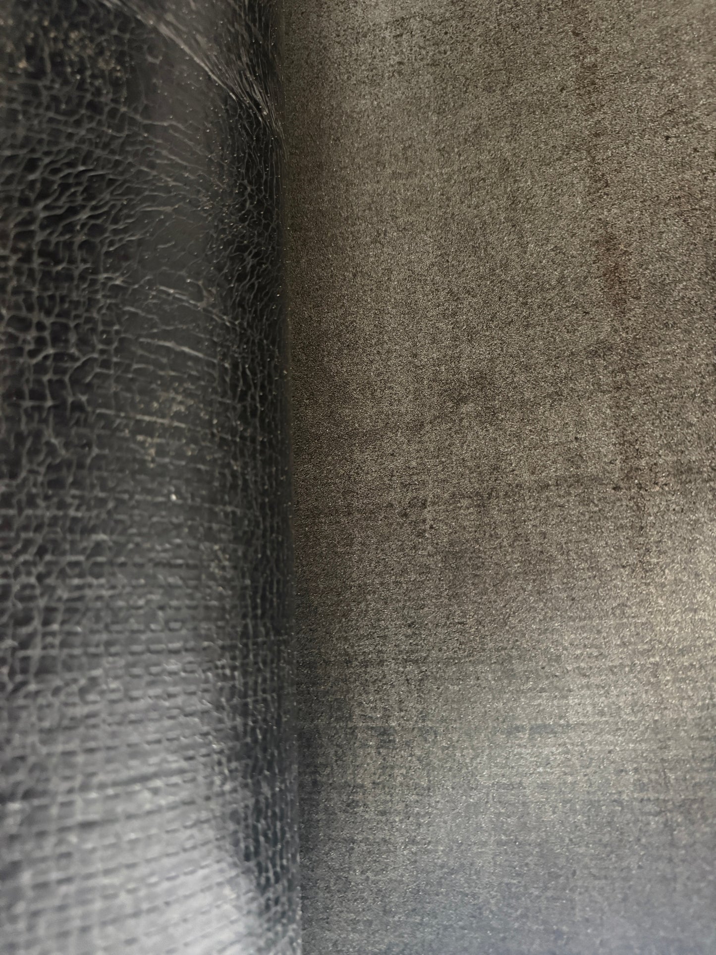 Bituminous roofing membrane roll with sand finish for flat roof waterproofing